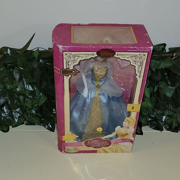Disney Princess Enchanted Tales 2007 Brass Key Porcelain Doll New Cinderella 16" - Picture 4 of 9